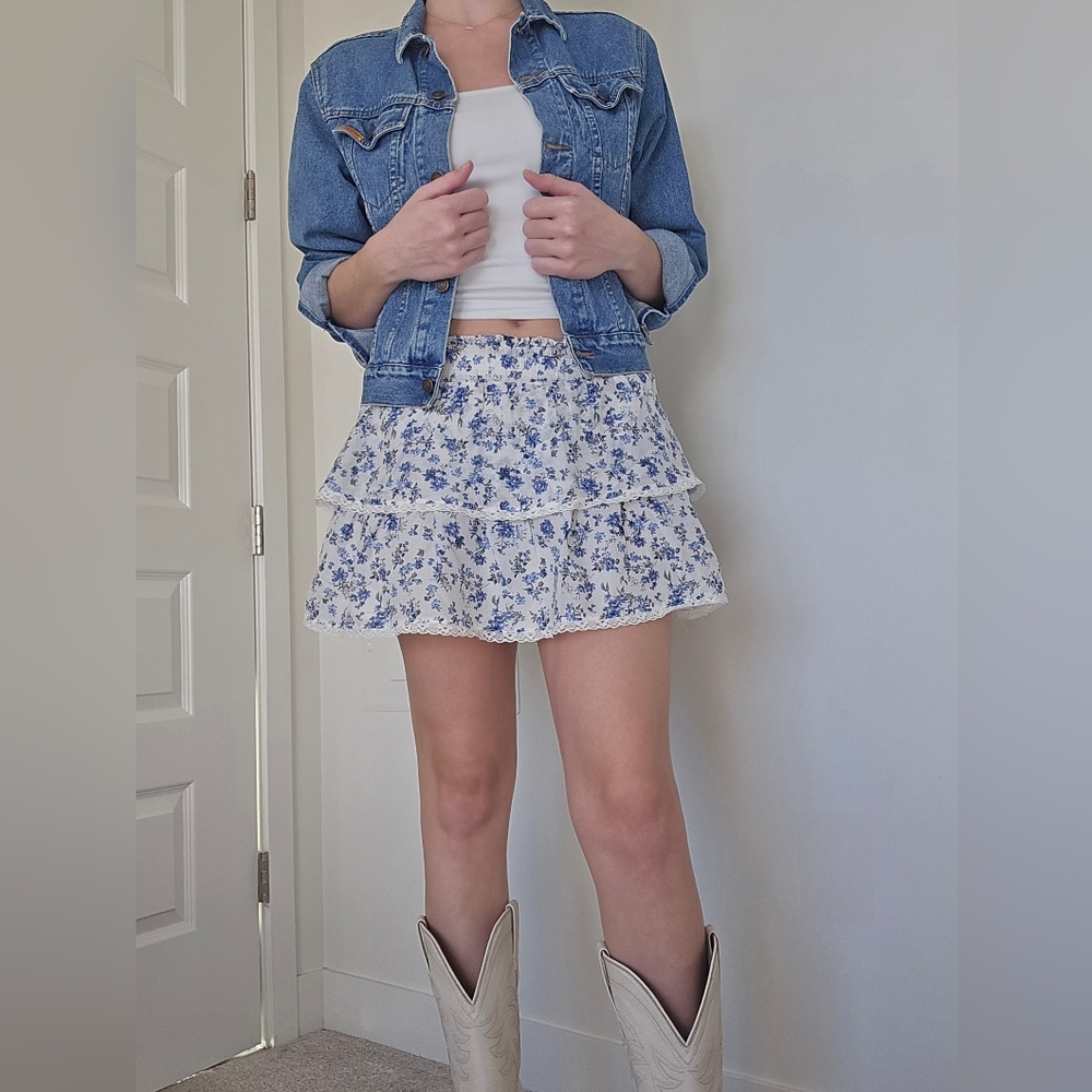 RSQ Tilly's Blue & White Floral Tiered Cotton Mini Skirt